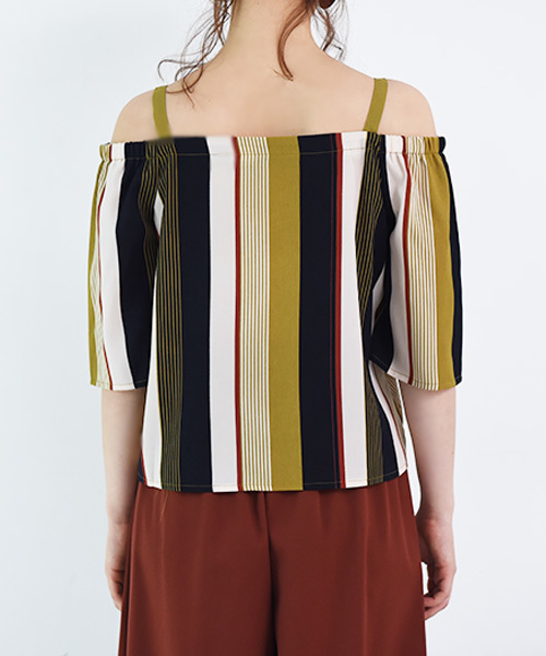 Luz Llena（ラズレナ）の「マルチストライプ柄オフショルトップス（シャツ/ブラウス・レディース・ライトグリーン/ボルドー/グリーン・MEDIUM）」の6枚目の写真