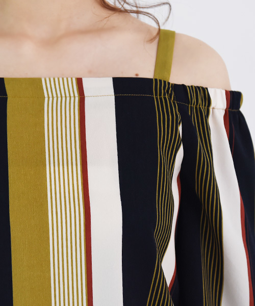 Luz Llena（ラズレナ）の「マルチストライプ柄オフショルトップス（シャツ/ブラウス・レディース・ライトグリーン/ボルドー/グリーン・MEDIUM）」の7枚目の写真