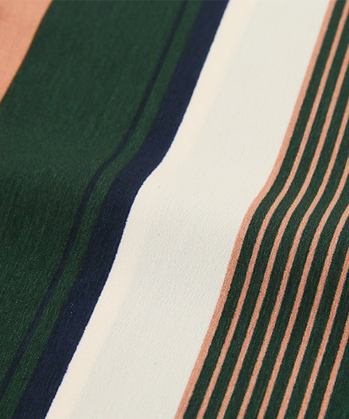 Luz Llena（ラズレナ）の「マルチストライプ柄オフショルトップス（シャツ/ブラウス・レディース・ライトグリーン/ボルドー/グリーン・MEDIUM）」の10枚目の写真