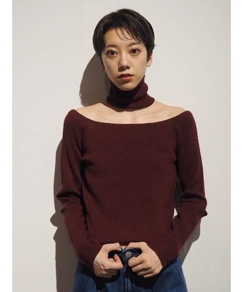 MURUA(ムルーア)の「タートルチョーカー付ニット(ニット/セーター・レディース・ブラック/ボルドー/マスタード/グリーン・FREE)」の4枚目の写真