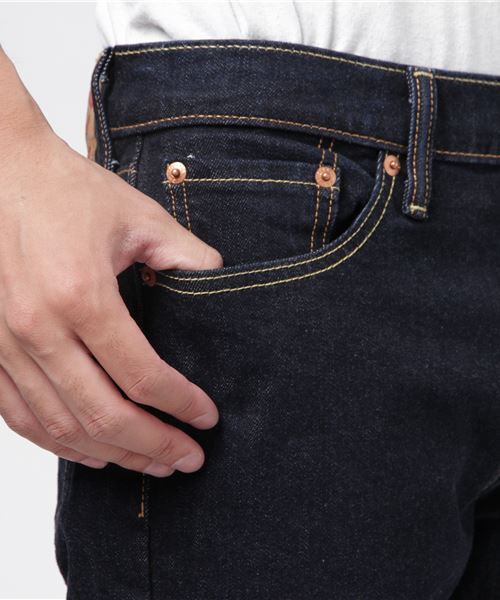 Levi's（リーバイス）の「Levi's/リーバイス 511(TM) スリムフィット ジーンズ ダークインディゴ（デニムパンツ・メンズ・ダークインディゴブルー・34inch/31inch/32inch/30inch/29inch/28inch/33inch/36inch/38inch）」の3枚目の写真