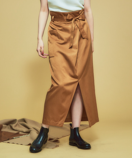 Abahouse Devinette（ドゥヴィネット）の「フロントタックブライトスカート（スカート・レディース・キャメル/ブラック・36/38/40）」の2枚目の写真