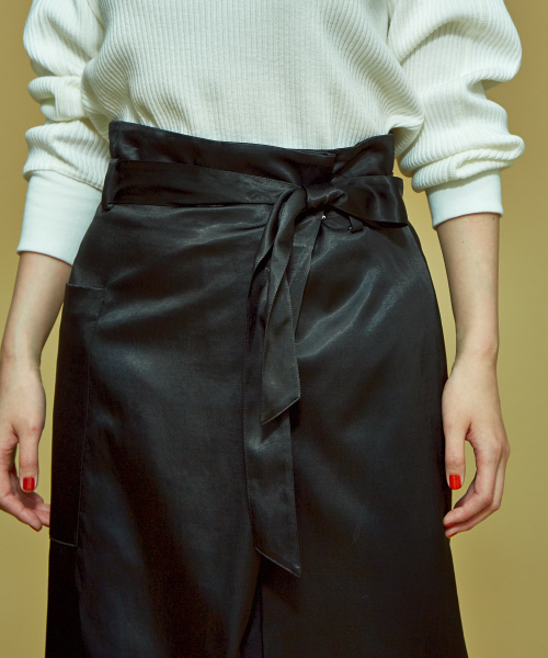 Abahouse Devinette（ドゥヴィネット）の「フロントタックブライトスカート（スカート・レディース・キャメル/ブラック・36/38/40）」の5枚目の写真