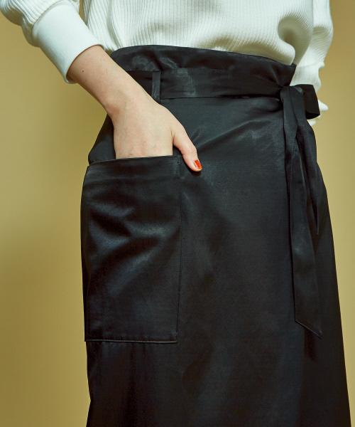 Abahouse Devinette（ドゥヴィネット）の「フロントタックブライトスカート（スカート・レディース・キャメル/ブラック・36/38/40）」の4枚目の写真