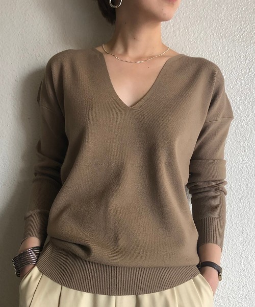 TODAYFUL（トゥデイフル）の「キーネックニット（ニット/セーター・レディース・ベージュ/オフホワイト・FREE）」の2枚目の写真