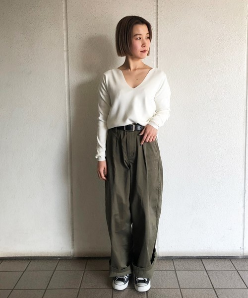 TODAYFUL（トゥデイフル）の「キーネックニット（ニット/セーター・レディース・ベージュ/オフホワイト・FREE）」の3枚目の写真