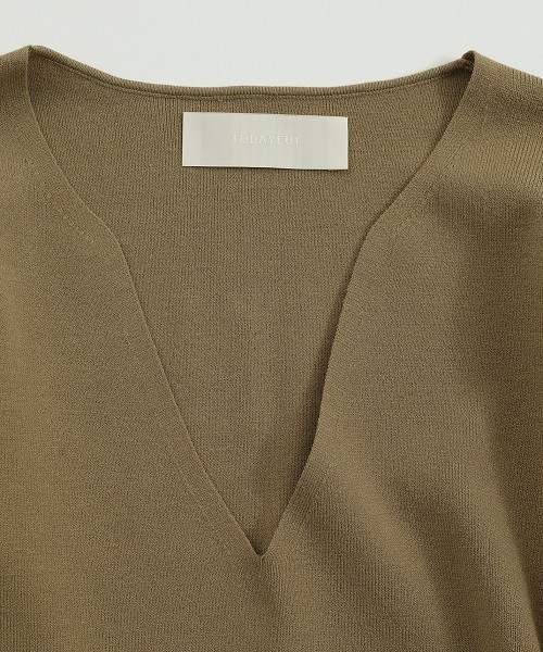 TODAYFUL（トゥデイフル）の「キーネックニット（ニット/セーター・レディース・ベージュ/オフホワイト・FREE）」の8枚目の写真