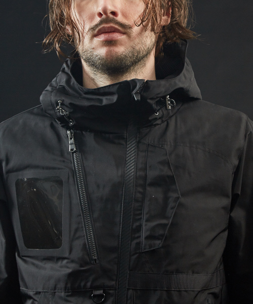 5351 POUR LES HOMMES(ゴーサンゴーイチプールオム)の「メモリー ツイル シーリングブルゾン(マウンテンパーカー・メンズ・ブラック・44/46/48/50)」の5枚目の写真