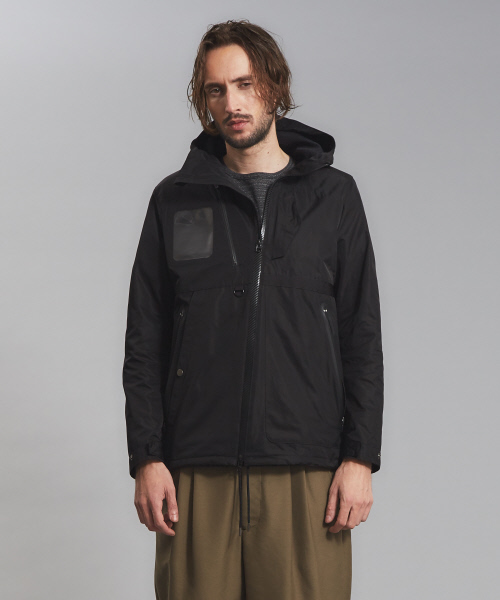 5351 POUR LES HOMMES(ゴーサンゴーイチプールオム)の「メモリー ツイル シーリングブルゾン(マウンテンパーカー・メンズ・ブラック・44/46/48/50)」の19枚目の写真