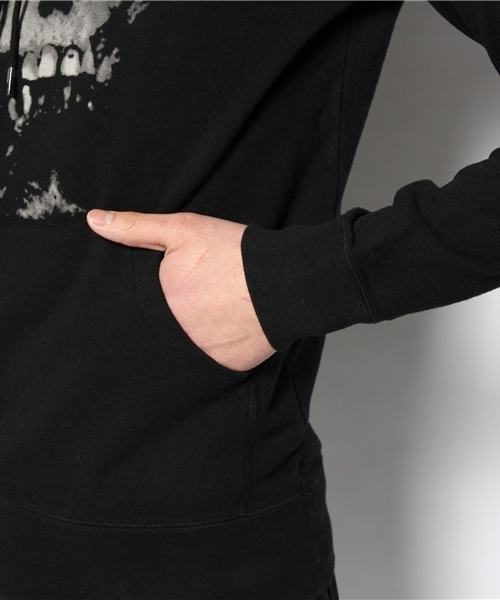 HYSTERIC GLAMOUR（ヒステリックグラマー）の「SKULL BERRY pt PK（パーカー・メンズ・ブラック・MEDIUM/LARGE/SMALL）」の9枚目の写真