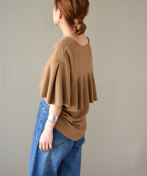LHELBIE(レルビエ)の「バックフリルハーフスリーブVネックプルオーバー(Tシャツ/カットソー・レディース・ブラック/オフホワイト/キャメル/ワイン・M)」の6枚目の写真