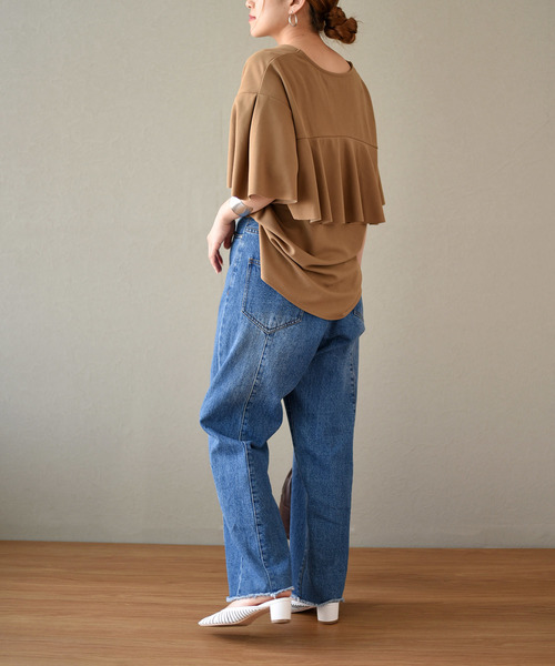LHELBIE(レルビエ)の「バックフリルハーフスリーブVネックプルオーバー(Tシャツ/カットソー・レディース・ブラック/オフホワイト/キャメル/ワイン・M)」の11枚目の写真