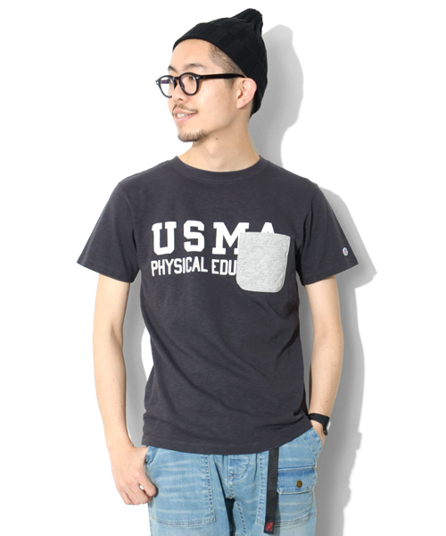 URBAN RESEARCH DOORS MENS（アーバンリサーチ ドアーズ メンズ）の「MtDesign3776 x Champion　別注H/S T-SHIRTS WITH POCKET（Tシャツ/カットソー・メンズ・オフホワイト/ブラック/グレー・SMALL/MEDIUM/LARGE）」の12枚目の写真