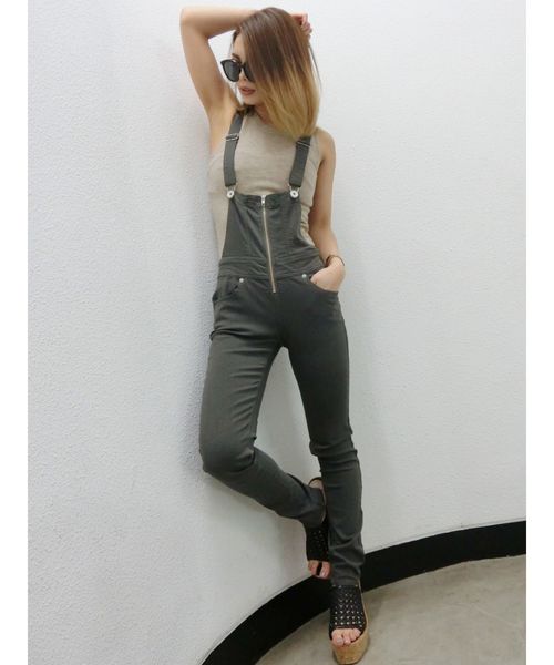 GYDA(ジェイダ)の「ZIPカラースキニーサロペ(サロペット/オーバーオール・レディース・ベージュ/ブラック/カーキ・X-SMALL/SMALL/MEDIUM)」の8枚目の写真