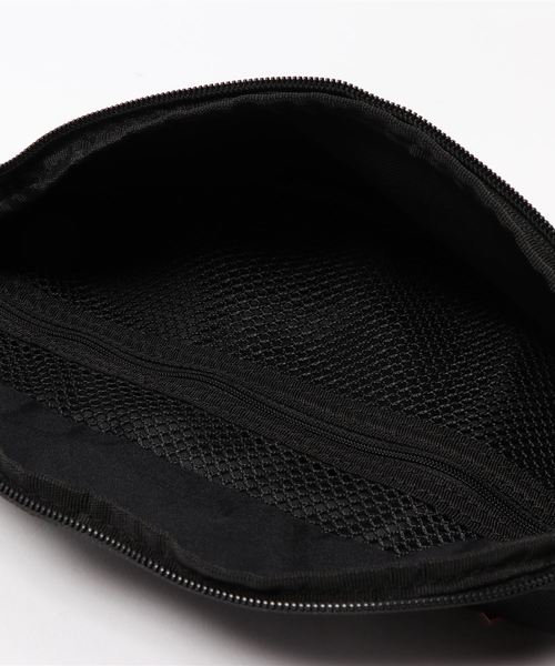 NIKE（ナイキ）の「【NIKE】ヘリテージヒップバッグ（ボディバッグ/ウエストポーチ・レディース・ホワイト/ブラック・FREE）」の5枚目の写真