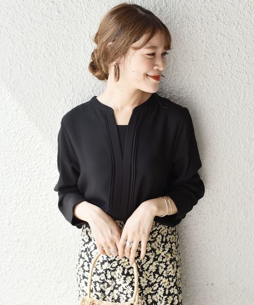 SHIPS(シップス)の「〈手洗い可能〉ウォッシャブルピンタックブラウス◇(シャツ/ブラウス・レディース・ブラック/オフホワイト/ピンク・ONE SIZE)」の1枚目の写真