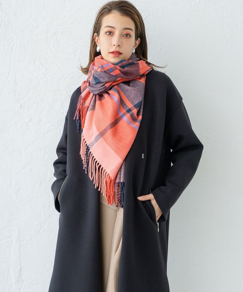 macocca（マコッカ）の「カシミヤタッチ アクリル大判ストール チェック柄（ストール/ショール・レディース・ブラック/ベージュ/ネイビー/グレー/レッド/ブルー/アイボリー/モカ/ホワイト×ブラック/ブラウン系その他/スモークピンク/コーラルピンク/イエロー/ライトベージュ/ターコイズブルー/ライトブラウン/ライトグレー/パープル/グレー×サックスブルー/グリーン/レッド系その他/グレー系その他・FREE）」の20枚目の写真