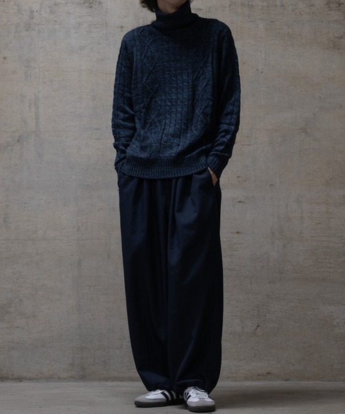 JOHN'S CLOSET(ジョンズクローゼット)の「【i】ケーブルニット タートルネック セーター【総アラン編み】(ニット/セーター・レディース・キナリ/ブラック/グレー/ネイビー/ロイヤルブルー/ワイン/ブラック系その他/ホワイト×ブラック/ベージュ・SMALL/MEDIUM/LARGE/X-LARGE)」の22枚目の写真