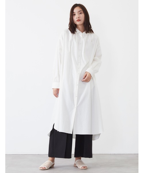 POU DOU DOU（プードゥドゥ）の「ころころボタンシャツワンピース（シャツワンピース・レディース・オフホワイト/ブルー/ライトイエロー・3）」の2枚目の写真