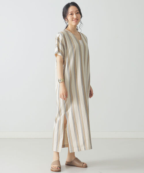 BEAMS LIGHTS（ビームスライツ）の「BEAMS LIGHTS / ストライプ Vネック ワンピース（ワンピース・レディース・ベージュ/サックスブルー・38/36）」の14枚目の写真