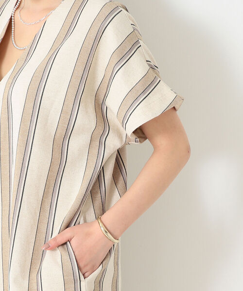 BEAMS LIGHTS（ビームスライツ）の「BEAMS LIGHTS / ストライプ Vネック ワンピース（ワンピース・レディース・ベージュ/サックスブルー・38/36）」の10枚目の写真