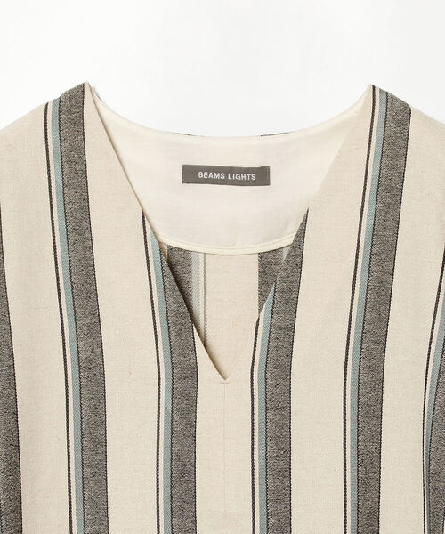 BEAMS LIGHTS（ビームスライツ）の「BEAMS LIGHTS / ストライプ Vネック ワンピース（ワンピース・レディース・ベージュ/サックスブルー・38/36）」の6枚目の写真