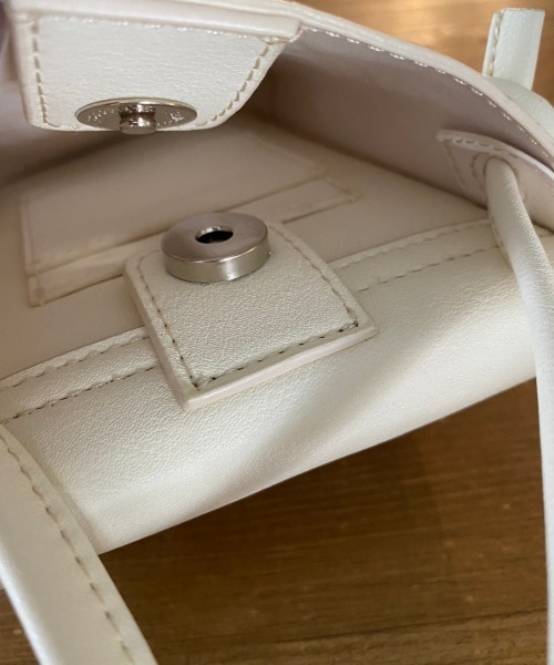 Aunt Marie's（アントマリーズ）の「2wayミニショルダーバッグ（ショルダーバッグ・レディース・ブラック/ネイビー/アイボリー・FREE）」の5枚目の写真