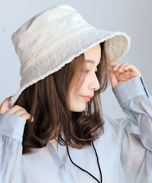 ♡♡♡Hikaru♡♡♡PRADA ホワイト ファーハット 耳あて付き。 セール】フリンジ紐付きウォッシュハット（ハット）｜14+