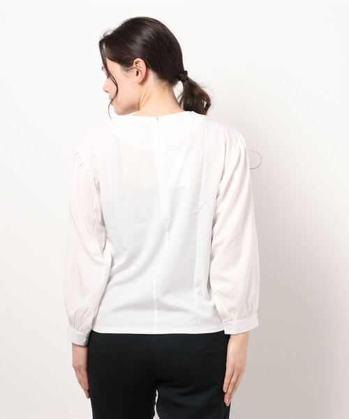 Ritzy（リッツィー）の「大人カジュアル　ボトルネックパフスリーブ7分袖カットソー（Tシャツ/カットソー・レディース・ホワイト・S/M/L）」の2枚目の写真