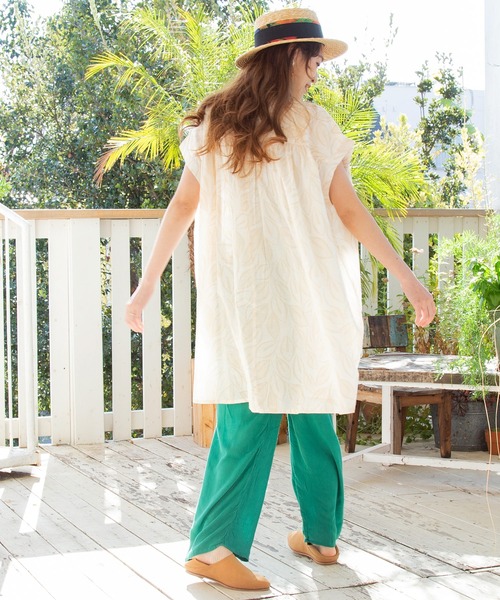 チャイハネ（チャイハネ）の「【チャイハネ】yul リーフ柄フレンチスリーブブラウス（シャツ/ブラウス・レディース・ホワイト/ブラック/レッド・FREE）」の4枚目の写真