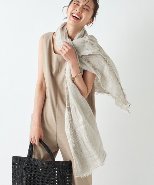 RIVE DROITE(リヴドロワ)の「ナチュラルな風合いで心地良い大判ストール ソリッドリネンストール(ストール/ショール・レディース・キャメル/ブラウン/ベージュ・FREE)」の3枚目の写真