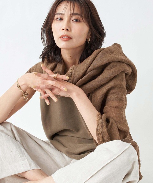 RIVE DROITE(リヴドロワ)の「ナチュラルな風合いで心地良い大判ストール ソリッドリネンストール(ストール/ショール・レディース・キャメル/ブラウン/ベージュ・FREE)」の4枚目の写真