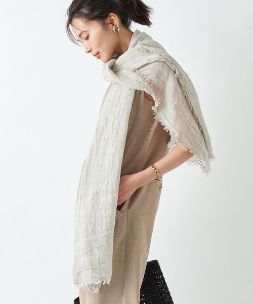 RIVE DROITE(リヴドロワ)の「ナチュラルな風合いで心地良い大判ストール ソリッドリネンストール(ストール/ショール・レディース・キャメル/ブラウン/ベージュ・FREE)」の13枚目の写真