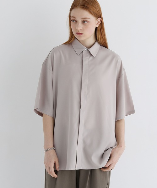 LILL（リル）の「ビッグシルエットブライトトロミ比翼半袖シャツ（シャツ/ブラウス・メンズ・ブラック/ブルー/グレー系/パープル/バイオレット・L/M/S/XL）」の19枚目の写真