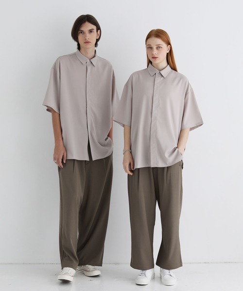 LILL（リル）の「ビッグシルエットブライトトロミ比翼半袖シャツ（シャツ/ブラウス・メンズ・ブラック/ブルー/グレー系/パープル/バイオレット・L/M/S/XL）」の14枚目の写真