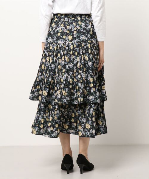 axes femme（アクシーズファム）の「花柄プリーツティアードSK