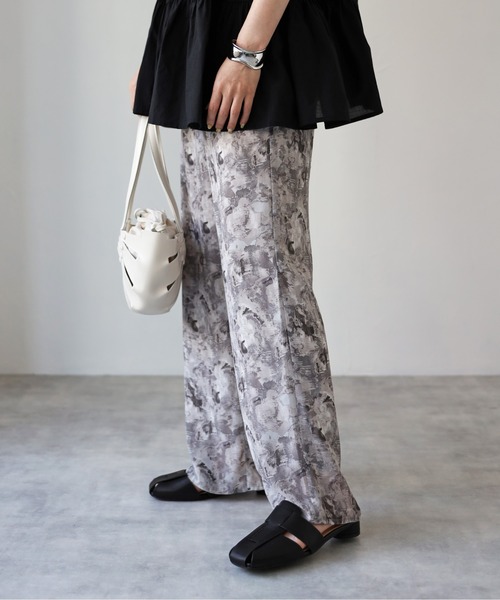 4youstory（フォーユーストーリー）の「ぼかし柄ストレートパンツ（その他パンツ・レディース・モカ/グレー/グリーン・FREE）」の2枚目の写真