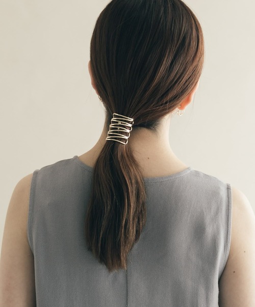 SMELLY(スメリー)の「メタルモヨウヘアカフ(ヘアゴム・レディース・ゴールド・-)」の11枚目の写真