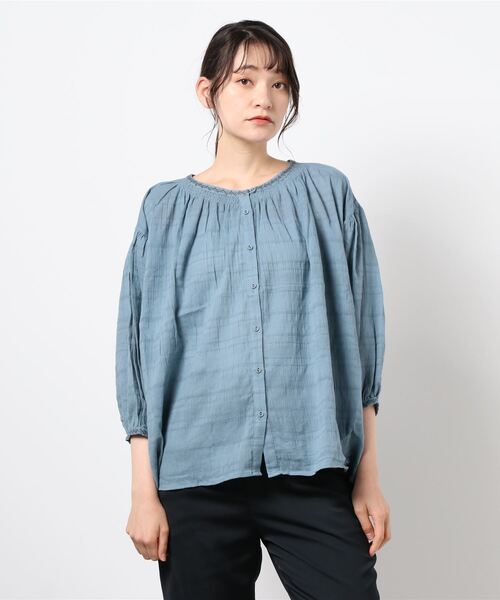 Samansa Mos2（サマンサ モスモス）の「シャーリングドビー刺繍ブラウス（シャツ/ブラウス・レディース・オフホワイト/カーキ/ブルー・ﾌﾘ-）」の6枚目の写真