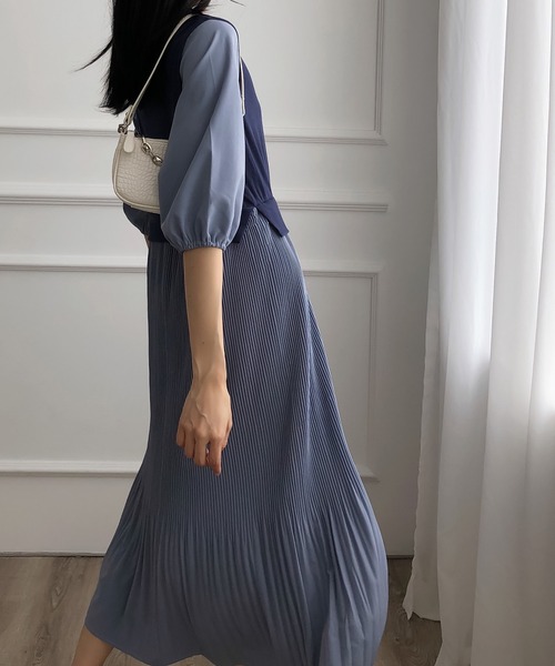 Doula Doula(ドゥーラドゥーラ)の「ドッキングプリーツマキシ丈ワンピース(ワンピース・レディース・ホワイト/ブラック/ベージュ/ネイビー・FREE)」の5枚目の写真