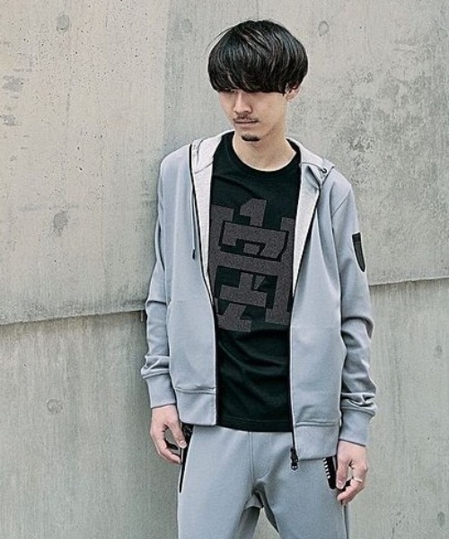 HYDROGEN(ハイドロゲン)の「《HYDROGEN/ハイドロゲン》スタッズH17半袖Tシャツ/STUDS H17 T-SHIRT(Tシャツ/カットソー・メンズ・ホワイト/ブラック・LARGE/MEDIUM/XX-LARGE/X-LARGE/SMALL)」の5枚目の写真