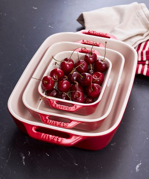 STAUB（ストウブ）の「レクタンギュラーディッシュ 3点セット（食器・レディース・アイボリー/チェリーレッド/グレー・FREE）」の5枚目の写真