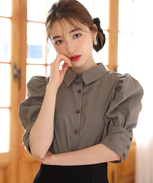 one after another NICE CLAUP(ワンアフターアナザーナイスクラップ)の「袖コンシャスパールボタンブラウス(シャツ/ブラウス・レディース・オフホワイト/ライトベージュ/ブラック/チェック・FREE)」の9枚目の写真