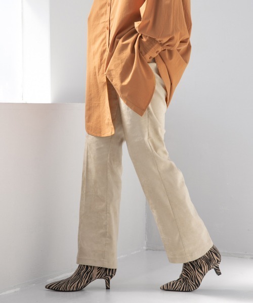 LOWRYS FARM（ローリーズファーム）の「スエードストレッチフレアパンツ　218793（その他パンツ・レディース・アイボリー/ブラウン/グリーン・MEDIUM/LARGE）」の2枚目の写真