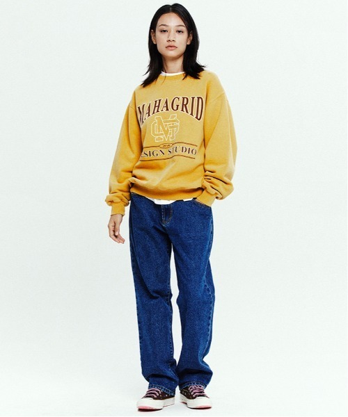 MAHAGRID（マハグリッド）の「【mahagrid】UNIVERSITY PIGMENT SWEATSHIRT / マハグリッド ユニバーシティー ピグメント スウェットシャツ（スウェット・メンズ・マスタード/ブルー・MEDIUM/LARGE）」の3枚目の写真