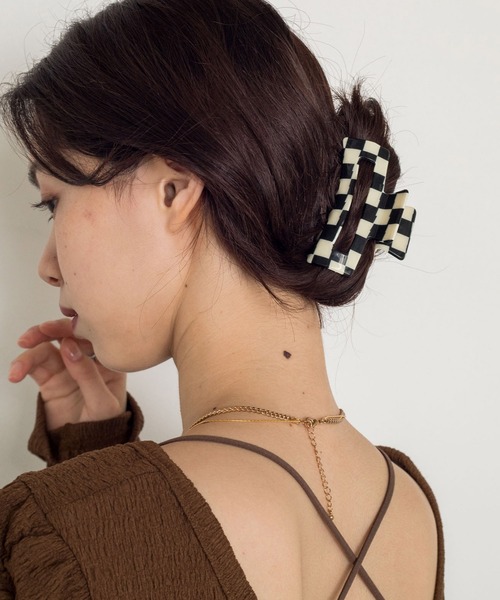 w closet(ダブルクローゼット)の「チェッカースクエアバレッタ(バレッタ/ヘアクリップ・レディース・ホワイト×ブラック・FREE)」の1枚目の写真