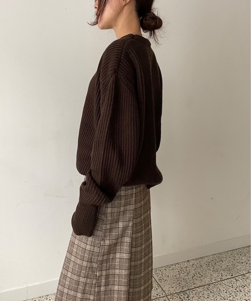 Didot.showroom(ディドット ショールーム)の「サムホールアームウォーマーリブニットトップス(ニット/セーター・レディース・ブラック/ベージュ/ブラウン/アイボリー・FREE)」の6枚目の写真