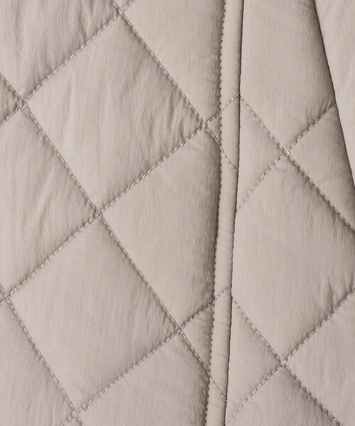 SOUP(スープ)の「◆【羽織るだけで綺麗】キルティングショートコート(フード取り外し可)(その他アウター・レディース・ブラック/ベージュ/ネイビー・11/15 /13/09/07)」の10枚目の写真