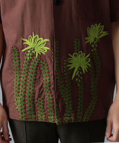 mii（ミー）の「mii × International Gallery BEAMS / 別注 CACTUS オープンカラーシャツ（シャツ/ブラウス・メンズ・ブラウン・MEDIUM/SMALL/LARGE）」の7枚目の写真