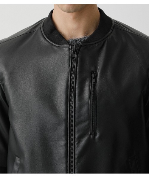 AZUL by moussy(アズールバイマウジー)の「FAUX LEATHER MA-1/フェイクレザーMA-1(MA-1・メンズ・オフホワイト/ブラック・SMALL/MEDIUM/LARGE)」の21枚目の写真